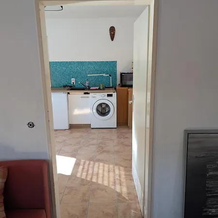 Splitting Guest house